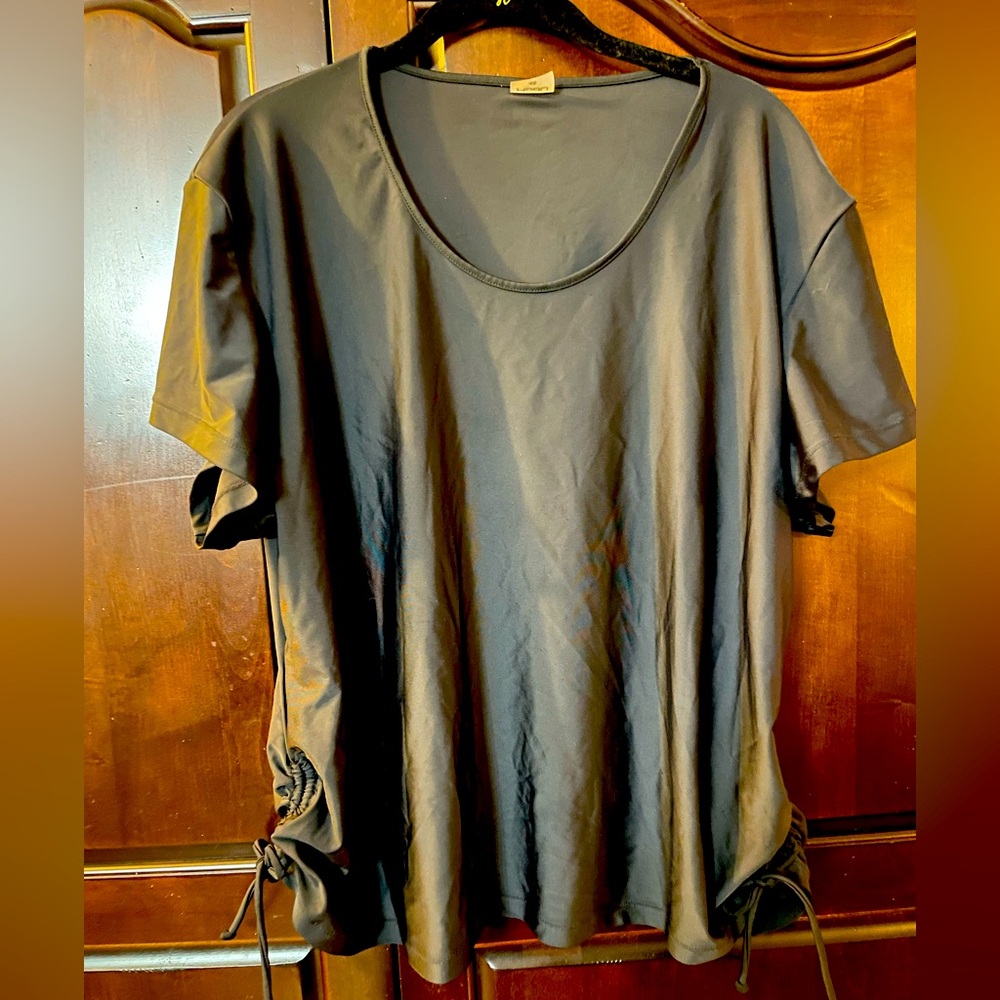 Adele Swim Top, 4X. Modest and Classy.